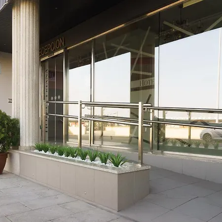 Hospedium Triana Hotel
