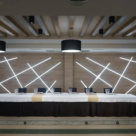Hospedium Triana Hotel
