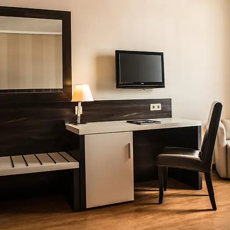 Hospedium Triana Hotell 3*
