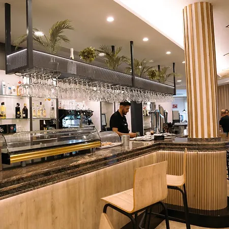 Hospedium Triana Hotel