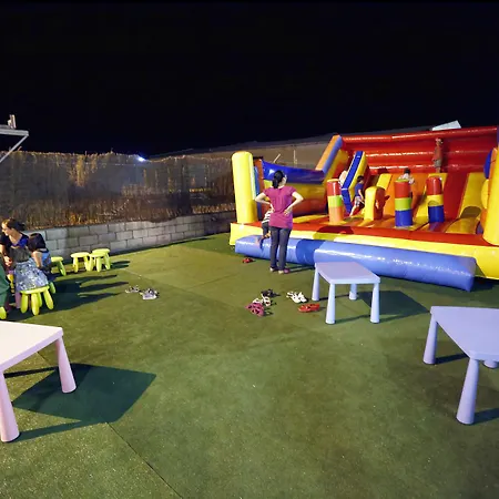 Hospedium Triana Hotel