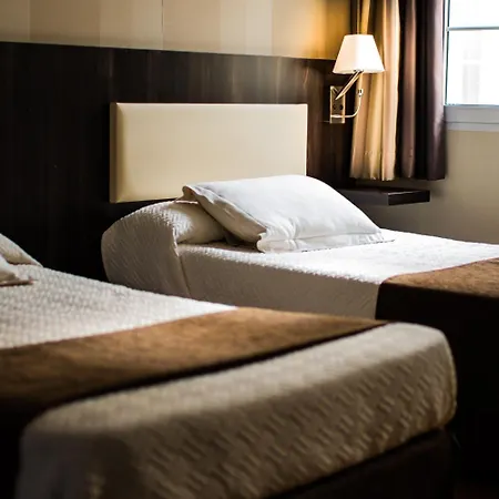 Hospedium Triana Hotel