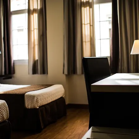 Hospedium Triana Hotel