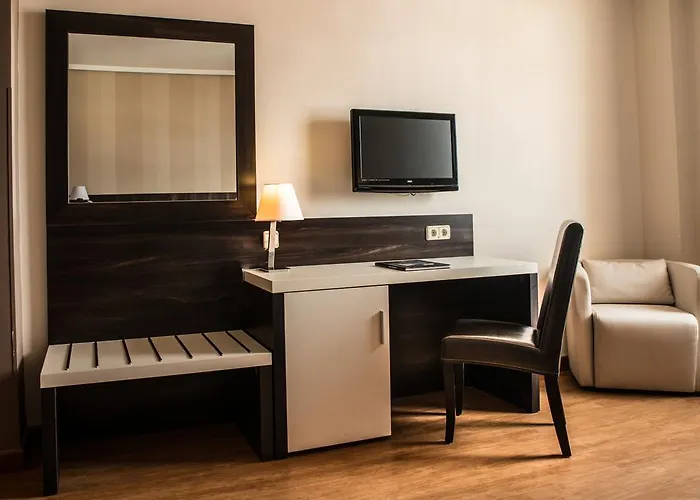 Hospedium Triana Hotel 3*