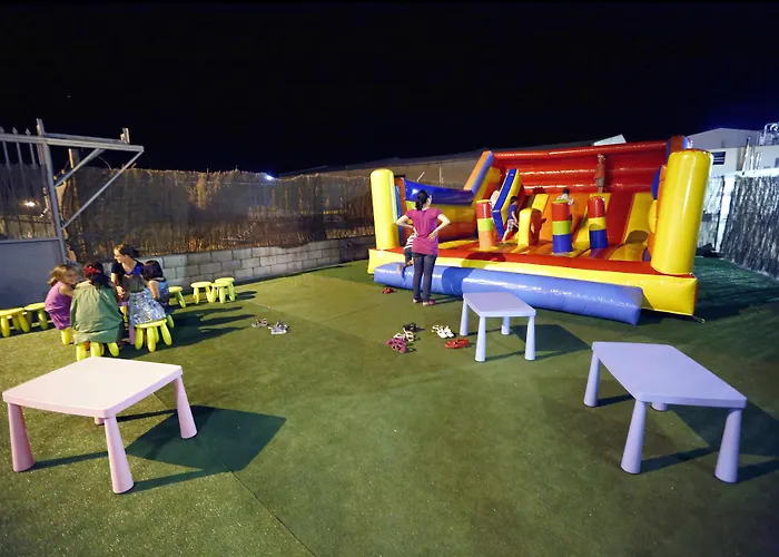 Hospedium Triana Hotel