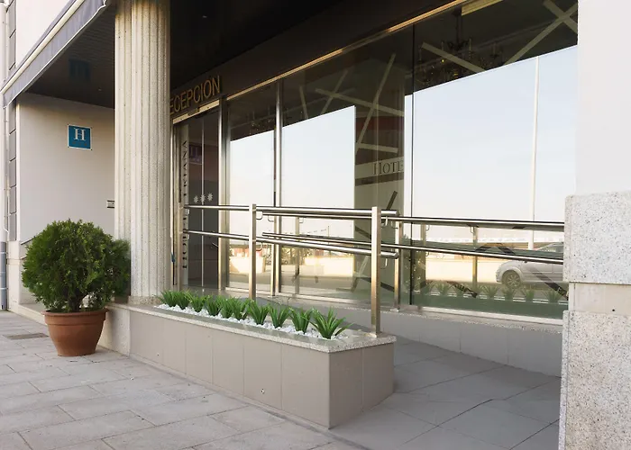 Hospedium Triana Hotel 3*